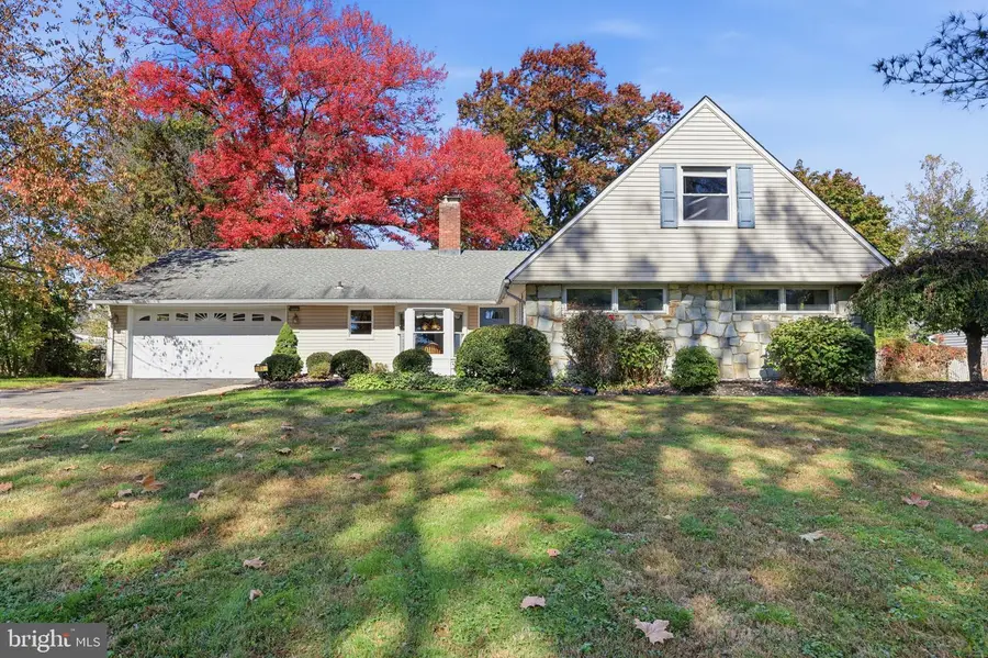 11 Spring Valley Rd, Levittown, PA 19056 - #2