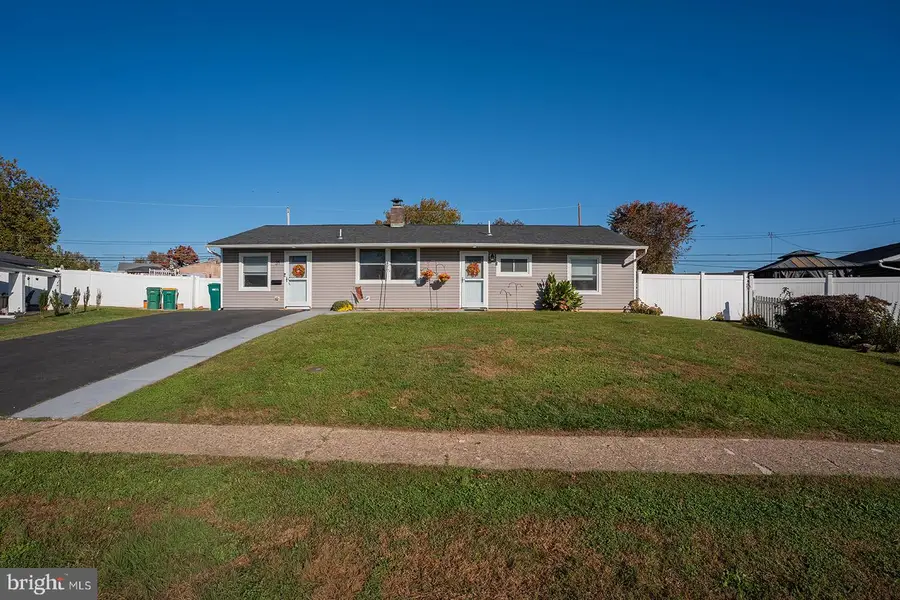 31 Vista Rd, Levittown, PA 19057 - #3