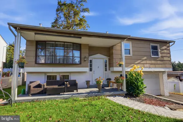 4851 Magnolia Ave, FEASTERVILLE-TREVOSE, PA 19053