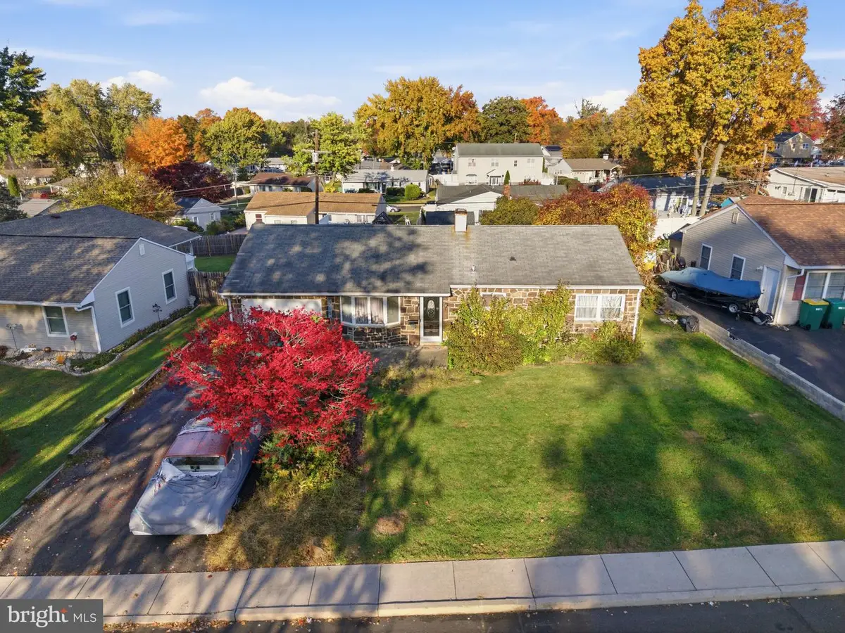 215 Waltham Rd, Fairless Hills, PA 19030 - #1