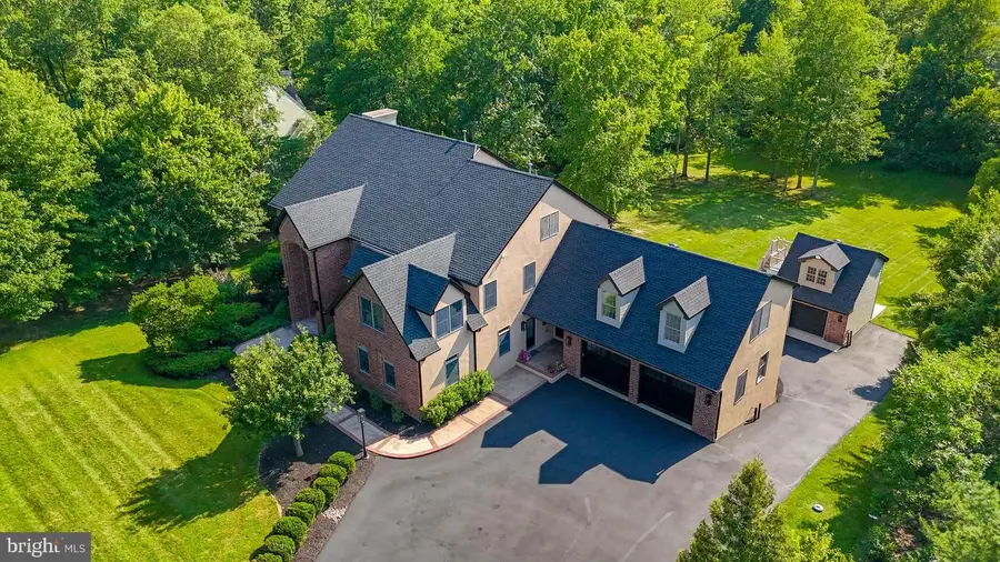 102 Pickwick Dr, Doylestown, PA 18901 - #2