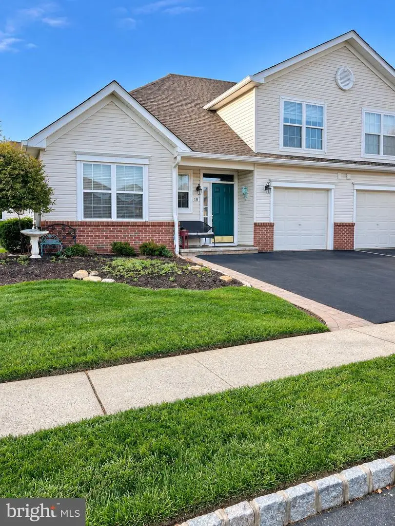10 Lady Slipper Ln, Langhorne, PA 19047 - #1