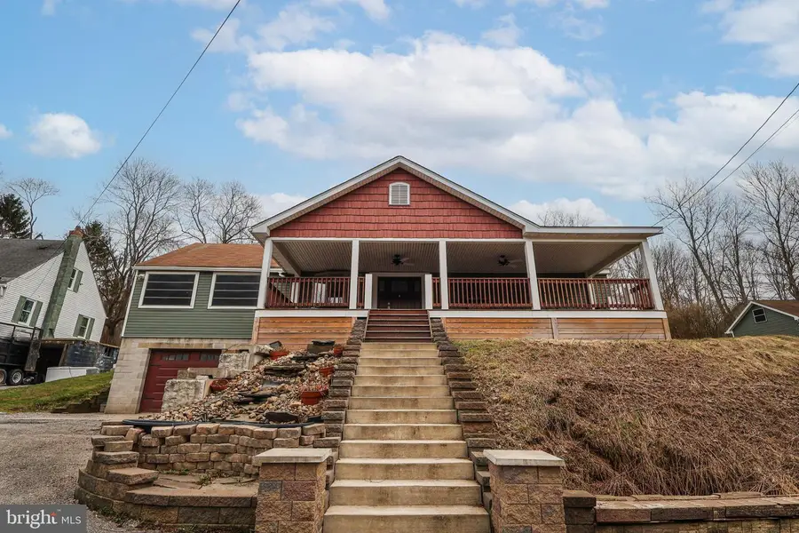 989 Blackhawk Rd, Beaver Falls, PA 15010 - #2