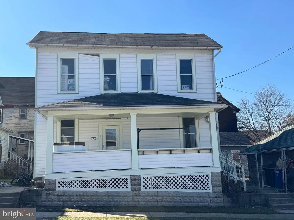 217 Bond St, Johnstown, PA 15902 - #1
