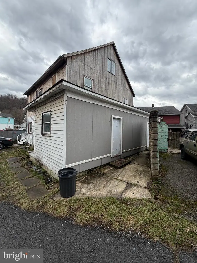 115-117 Baldwin Aly, Johnstown, PA 15902 - #3