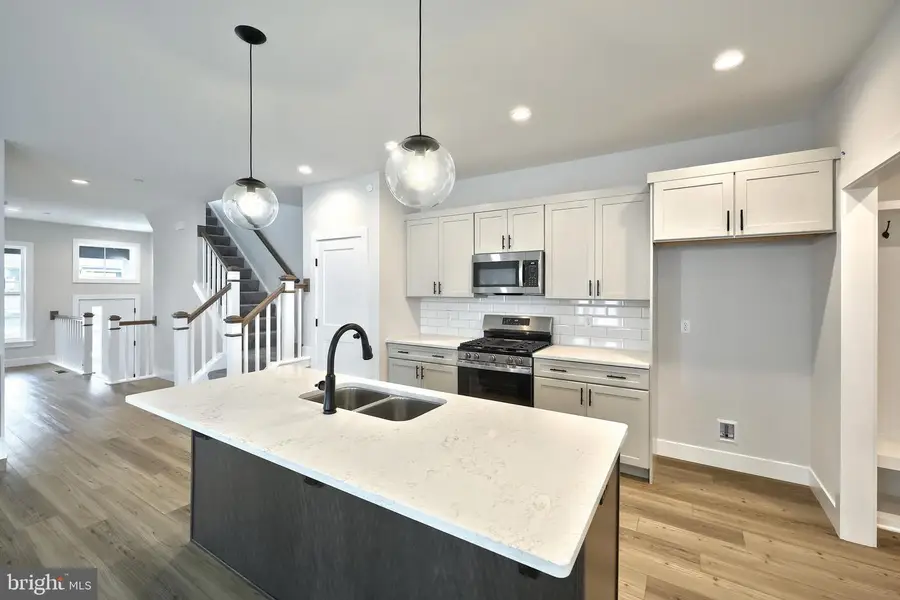 107 Madison Dr, Mechanicsburg, PA 17055 - #3