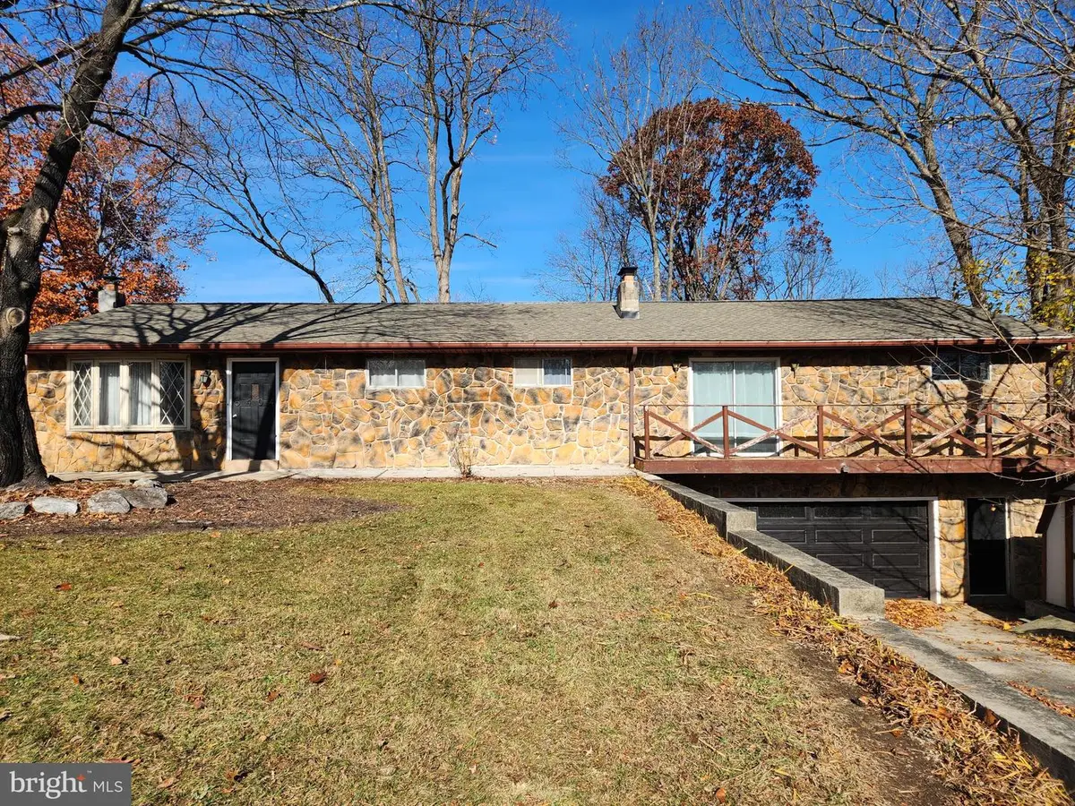5404 Laurie Ln, Enola, PA 17025 - Image #1