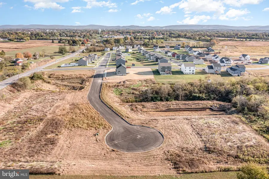 2 Stream Dr, Carlisle, PA 17013 - Image #2