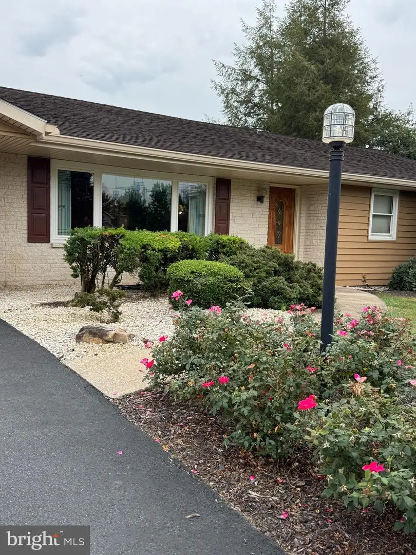 201 Westview Drive, Mechanicsburg, PA 17055 - Image #2