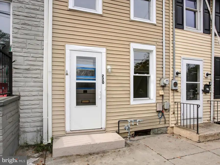 220 N Pitt St, Carlisle, PA 17013 - Image #2