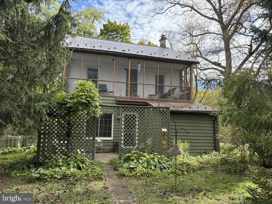 113 Race St, Boiling Springs, PA 17007 - Image #2