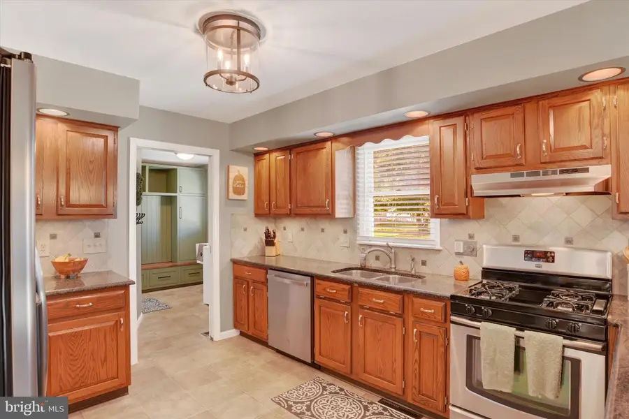 6 Matthew Ct, Carlisle, PA 17015 - Image #3