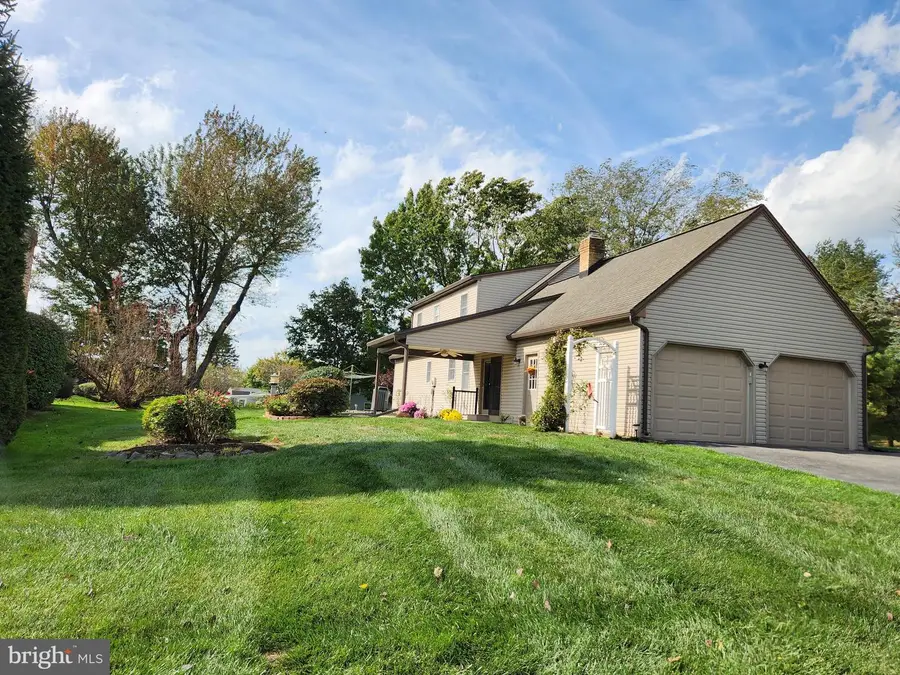 889 Hawthorne Ave, Mechanicsburg, PA 17055 - Image #3