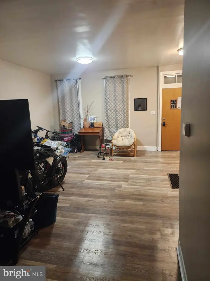 214 W Allen St, Mechanicsburg, PA 17055 - Image #2