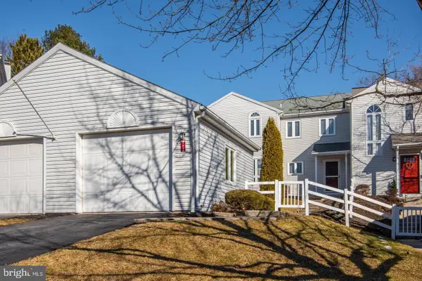 1810 Creek View Dr, NEW CUMBERLAND, PA 17070