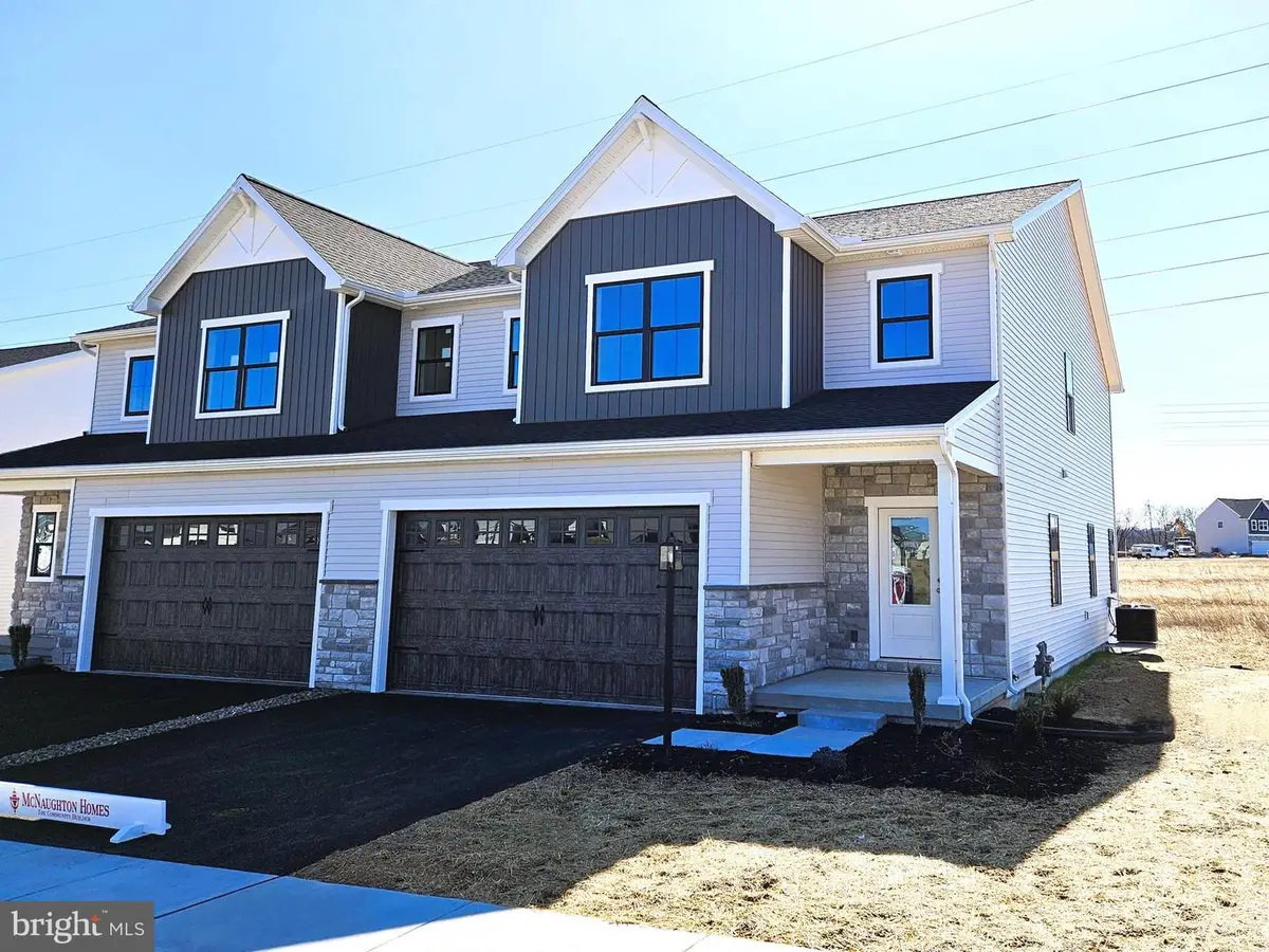 672 Brittany Drive, Mechanicsburg, PA 17055 - Image #1