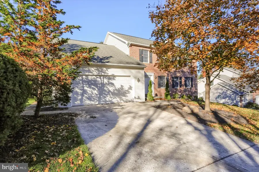 1090 Memory Ln, Mechanicsburg, PA 17050 - Image #2