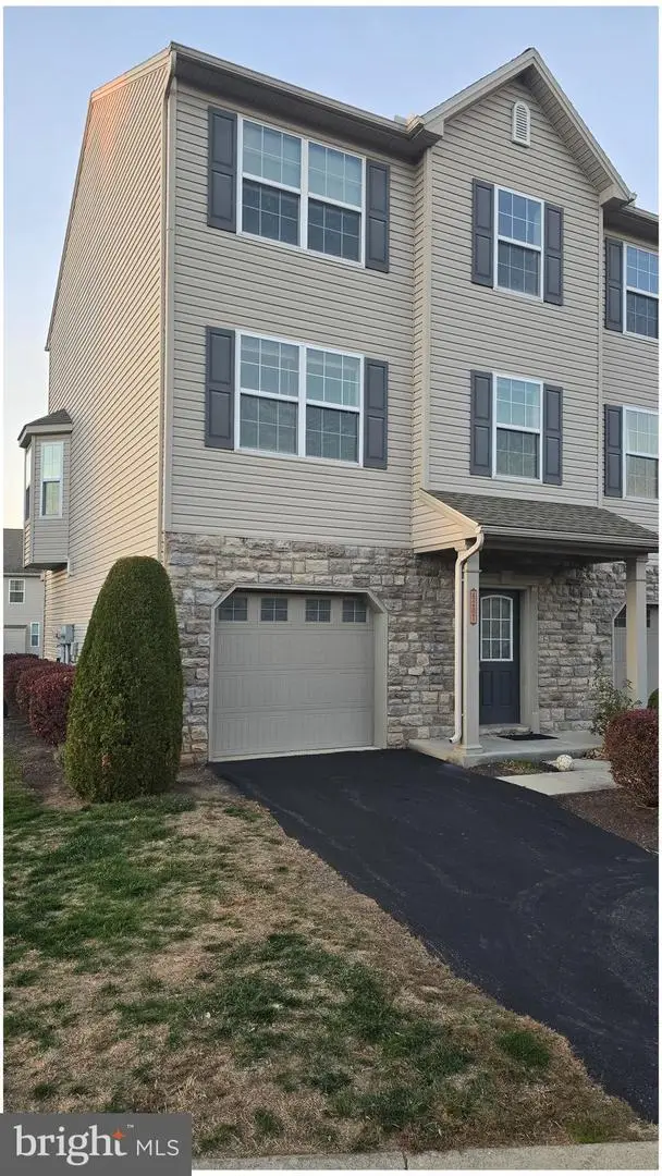 6207 Galleon Dr, Mechanicsburg, PA 17050 - Image #2