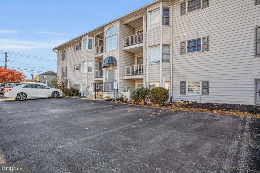 128 W Portland Street #11, Mechanicsburg, PA 17055 - Image #3