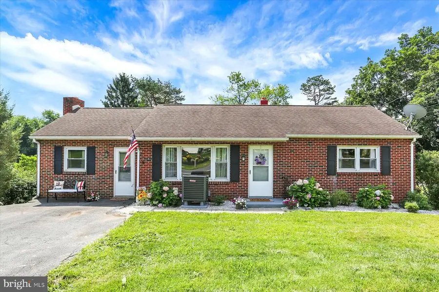 954 Valley Rd, Enola, PA 17025 - Image #2