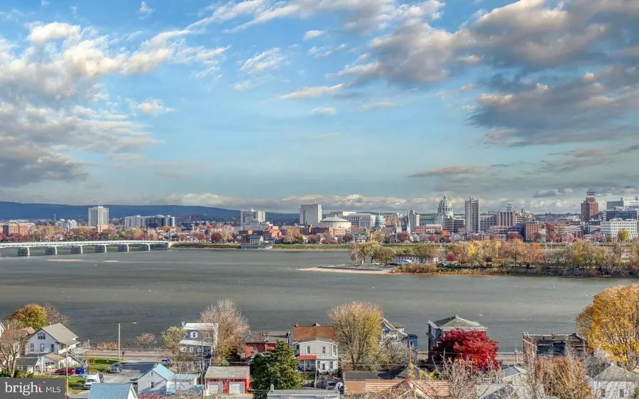 545 Bridgeview Dr, Lemoyne, PA 17043 - Image #2