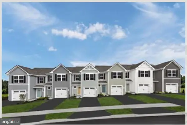 33 Debra Ln #61d, CARLISLE, PA 17013