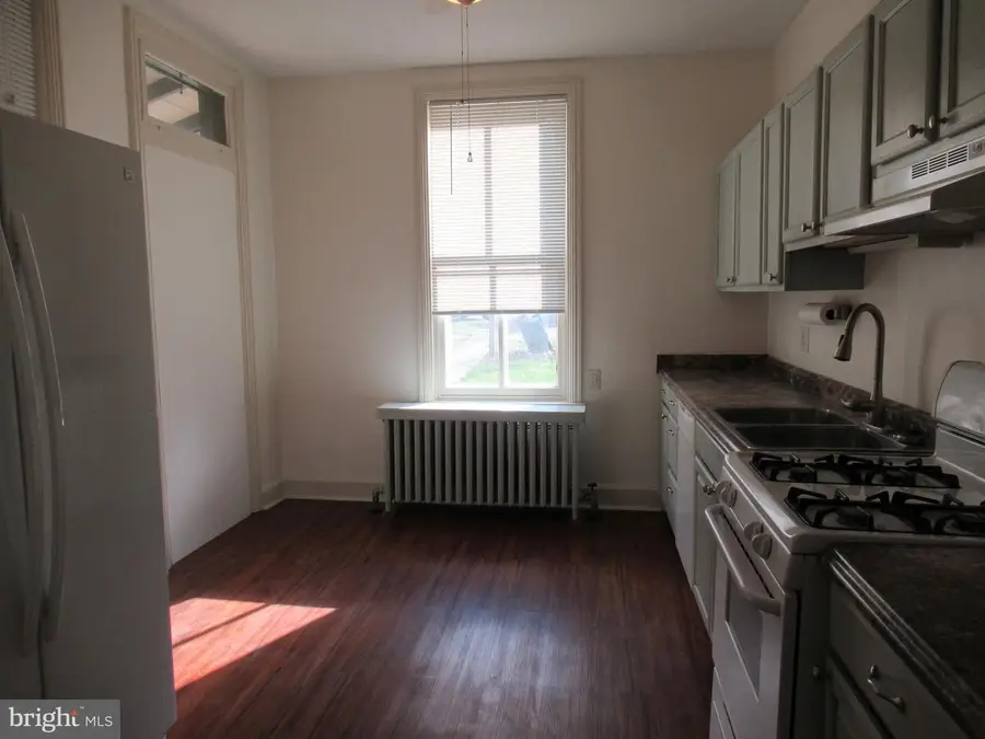 152 W South St, Carlisle, PA 17013 - Image #3