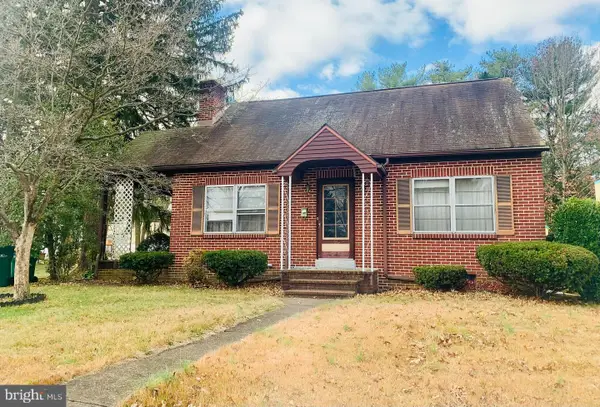 54 Oak Ave, CAMP HILL, PA 17011