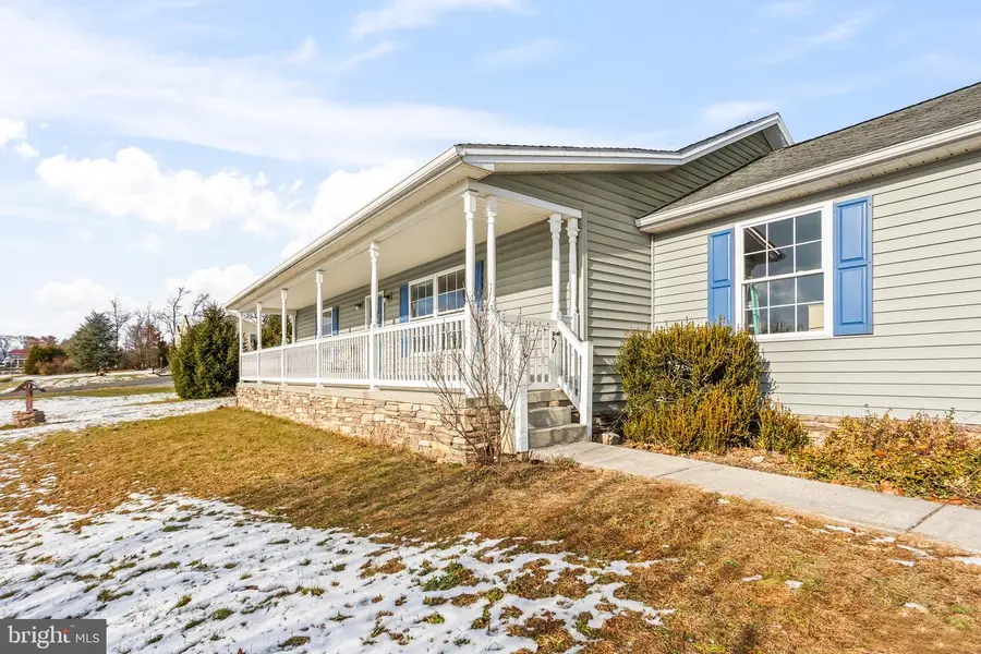 102 Deerview Dr, Newville, PA 17241 - Image #2