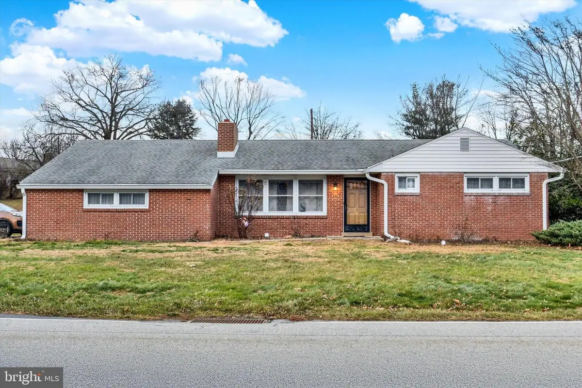 301 Mount Allen Drive, Mechanicsburg, PA 17055 - Image #1