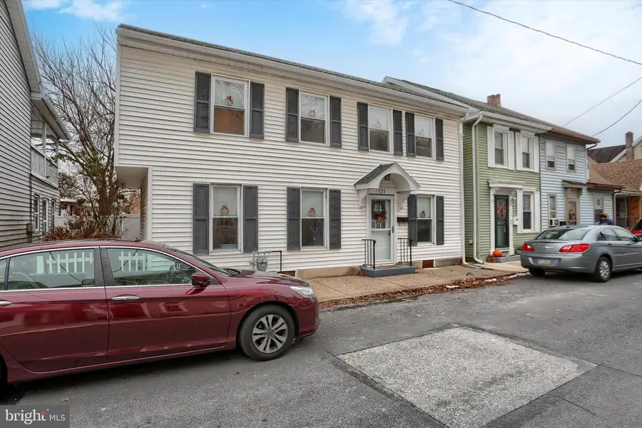 121 E Locust St, Mechanicsburg, PA 17055 - Image #3