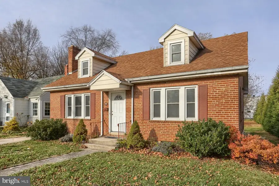 251 E Pomfret St, Carlisle, PA 17013 - Image #2