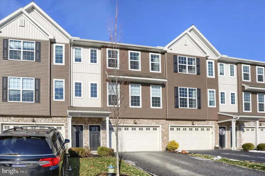 523 Brook Shire Court, Mechanicsburg, PA 17055 - Image #2