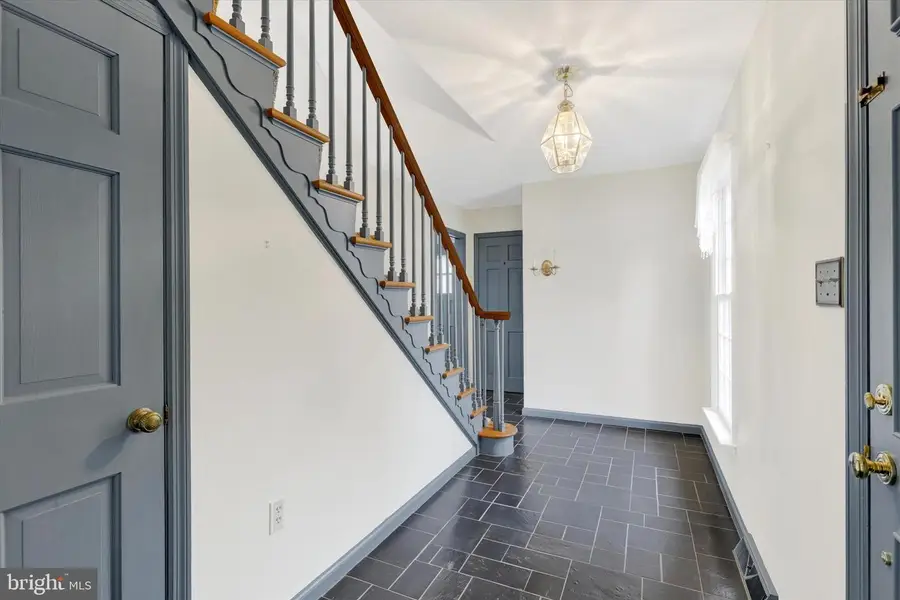 445 Saint Johns Dr, Camp Hill, PA 17011 - Image #3