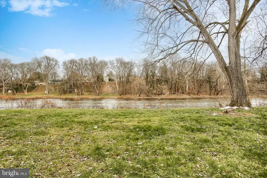 516 Lamp Post Ln, Camp Hill, PA 17011 - Image #3