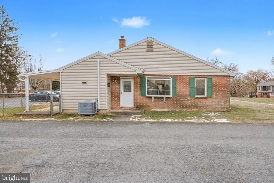 7131 Salem Park Cir, Mechanicsburg, PA 17050 - Image #2