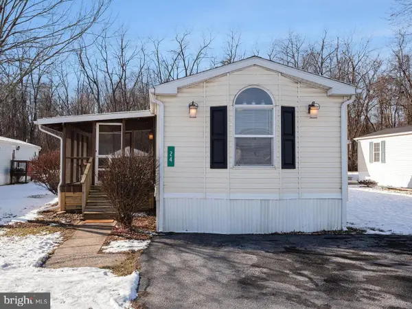 24 Hathaway Drive, CARLISLE, PA 17015