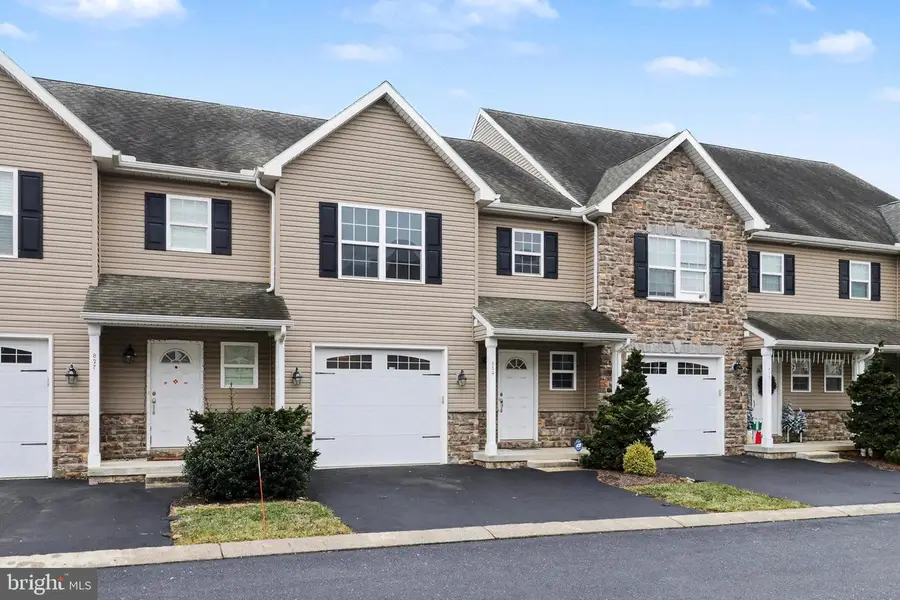 829 Spring Rock Court, Mechanicsburg, PA 17055 - Image #2