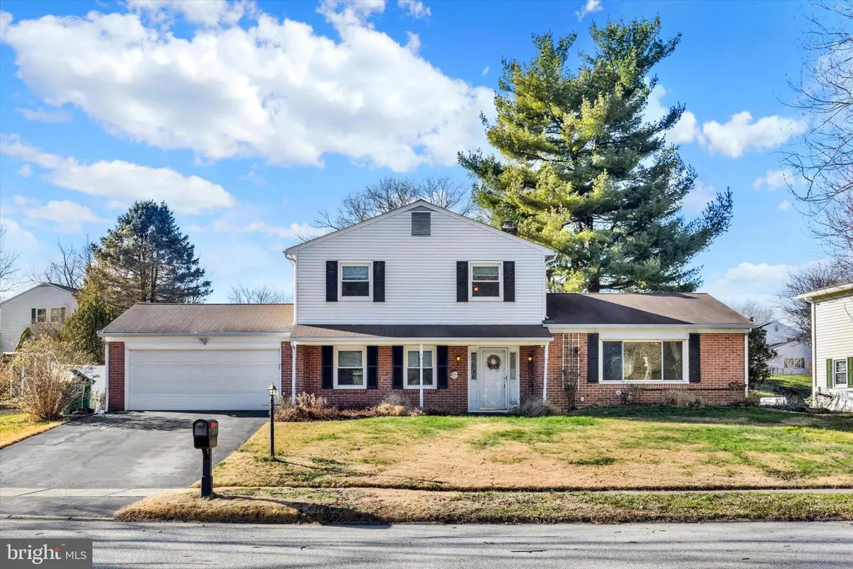 209 Lamp Post Ln, Camp Hill, PA 17011 - Image #1