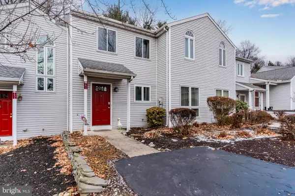 1833 Creek View Dr, NEW CUMBERLAND, PA 17070