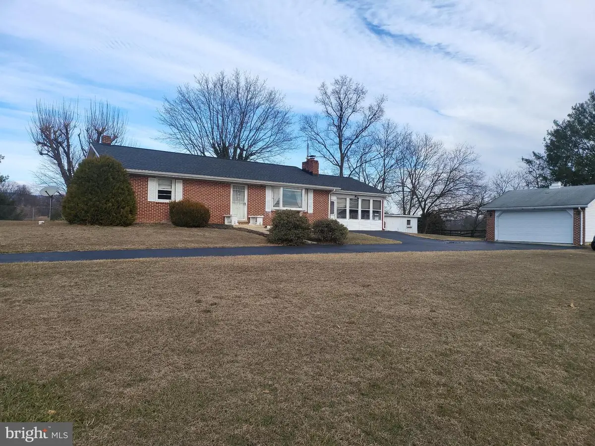 161 Oak Hill Rd, Carlisle, PA 17015 - Image #1