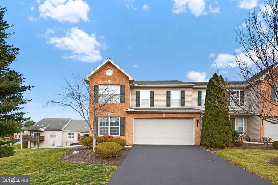 4375 Roth Farm Village Cir, Mechanicsburg, PA 17050 - Image #2