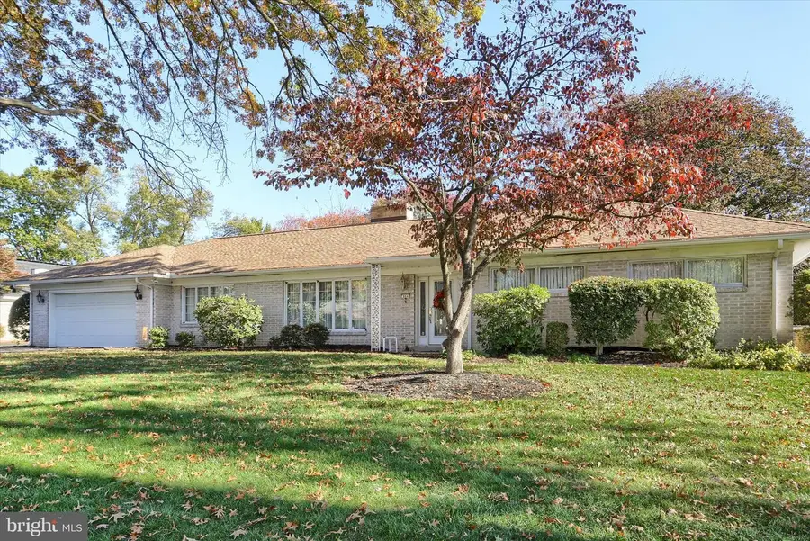 864 Hilltop Rd, Lemoyne, PA 17043 - Image #2