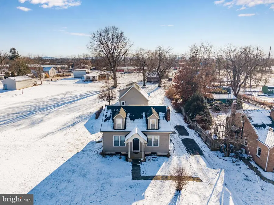 910 W Louther St, Carlisle, PA 17013 - #3