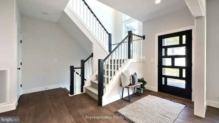 2238 S Autumn Chase Dr, Mechanicsburg, PA 17055 - Image #3