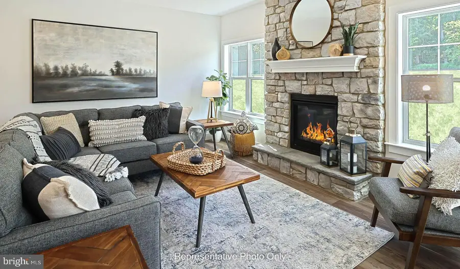 2223 S Autumn Chase Dr, Mechanicsburg, PA 17055 - Image #2