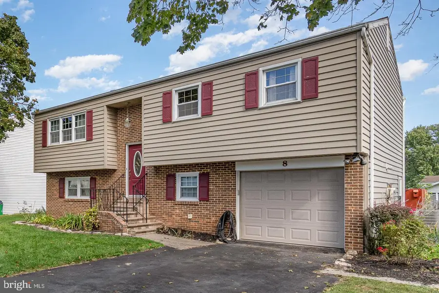 8 Edgewood Dr, Mechanicsburg, PA 17055 - Image #2