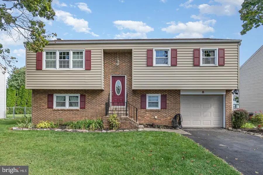 8 Edgewood Dr, Mechanicsburg, PA 17055 - Image #3