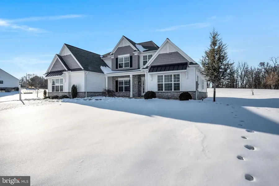 4 Peyton Dr, Carlisle, PA 17015 - #2