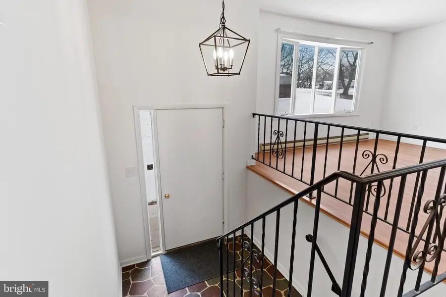 8 W Manor Ave, Enola, PA 17025 - #2